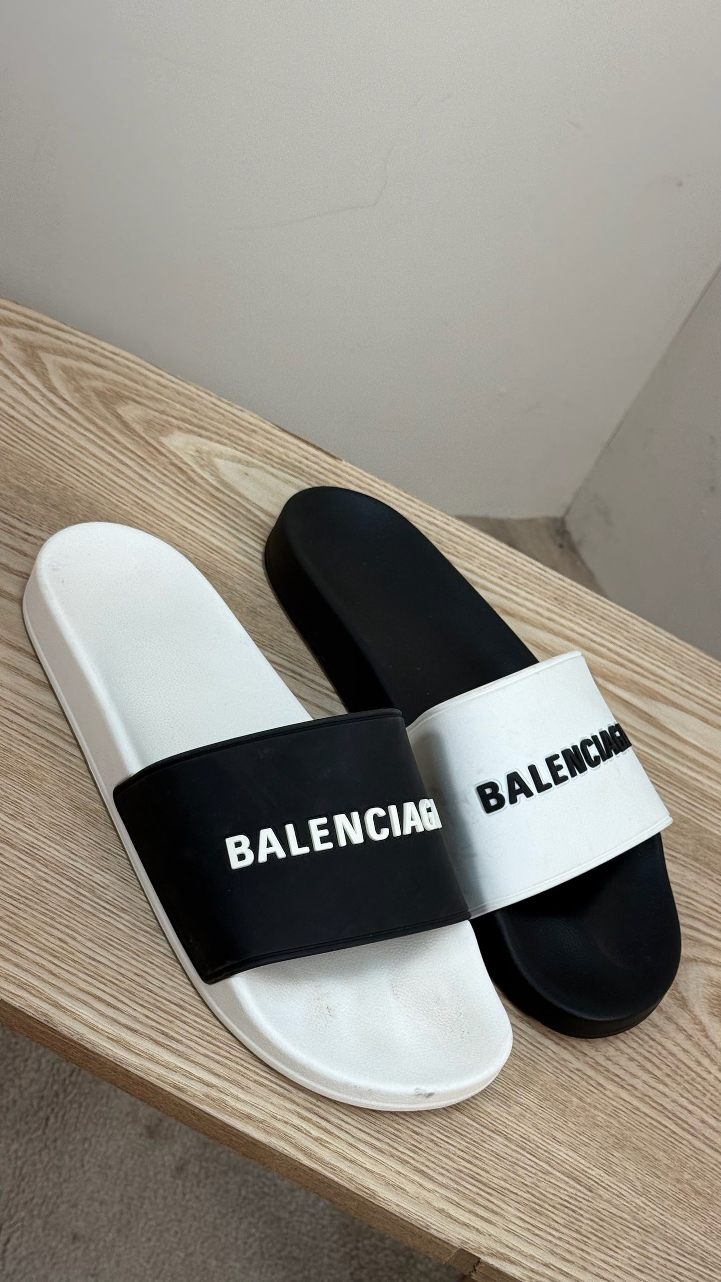 Balenciaga Black And White Slider - UK 12