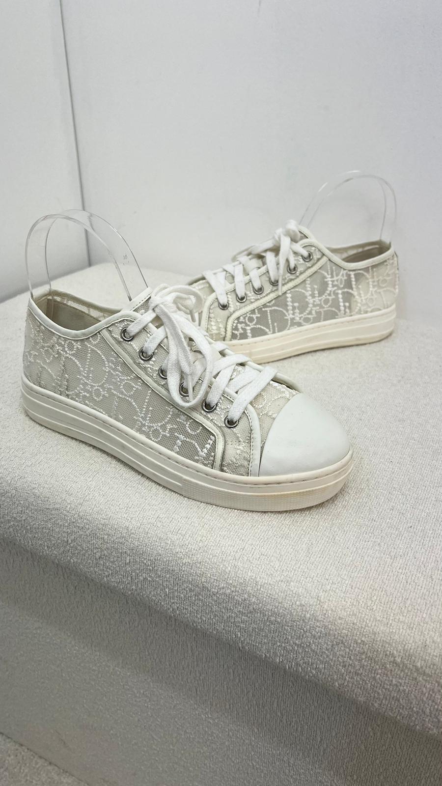 Kids Dior White Lace Lowtop Oblique Logo Trainer - EU 34, Junior 2