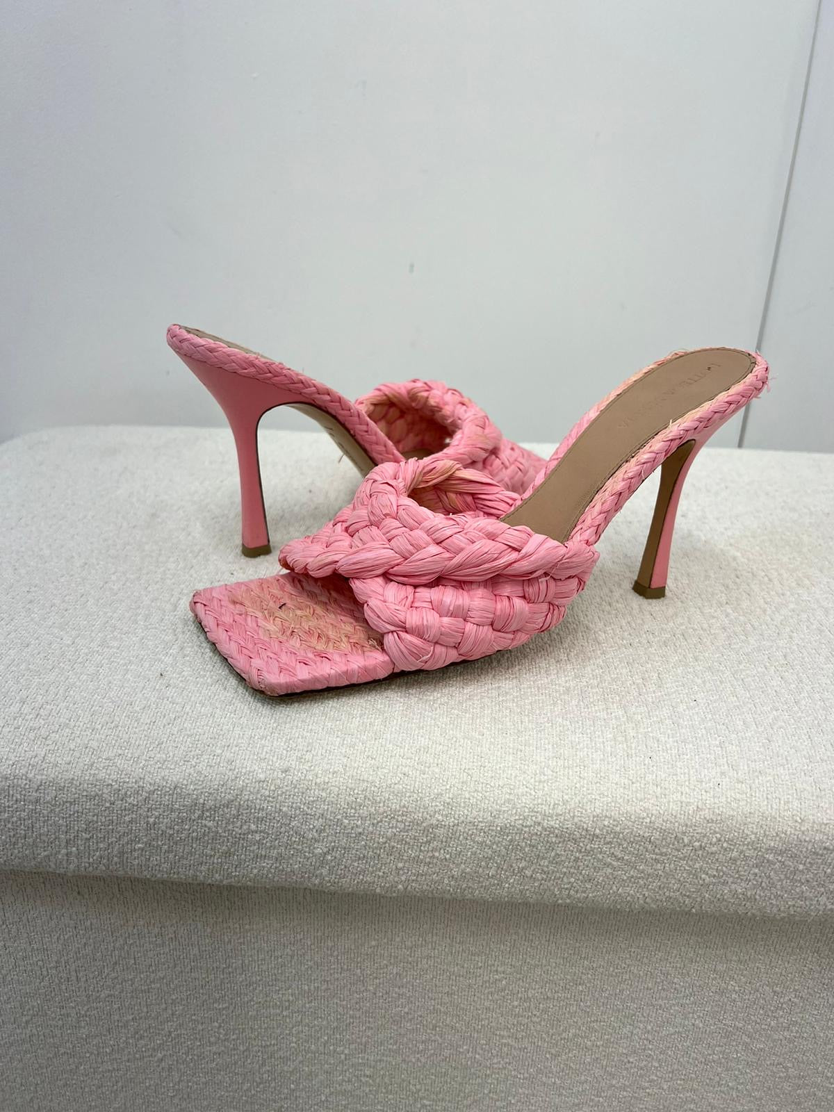 BOTTEGA VENETA Blossom Intrecciato Raffia Thatch Mule Heels - UK 8