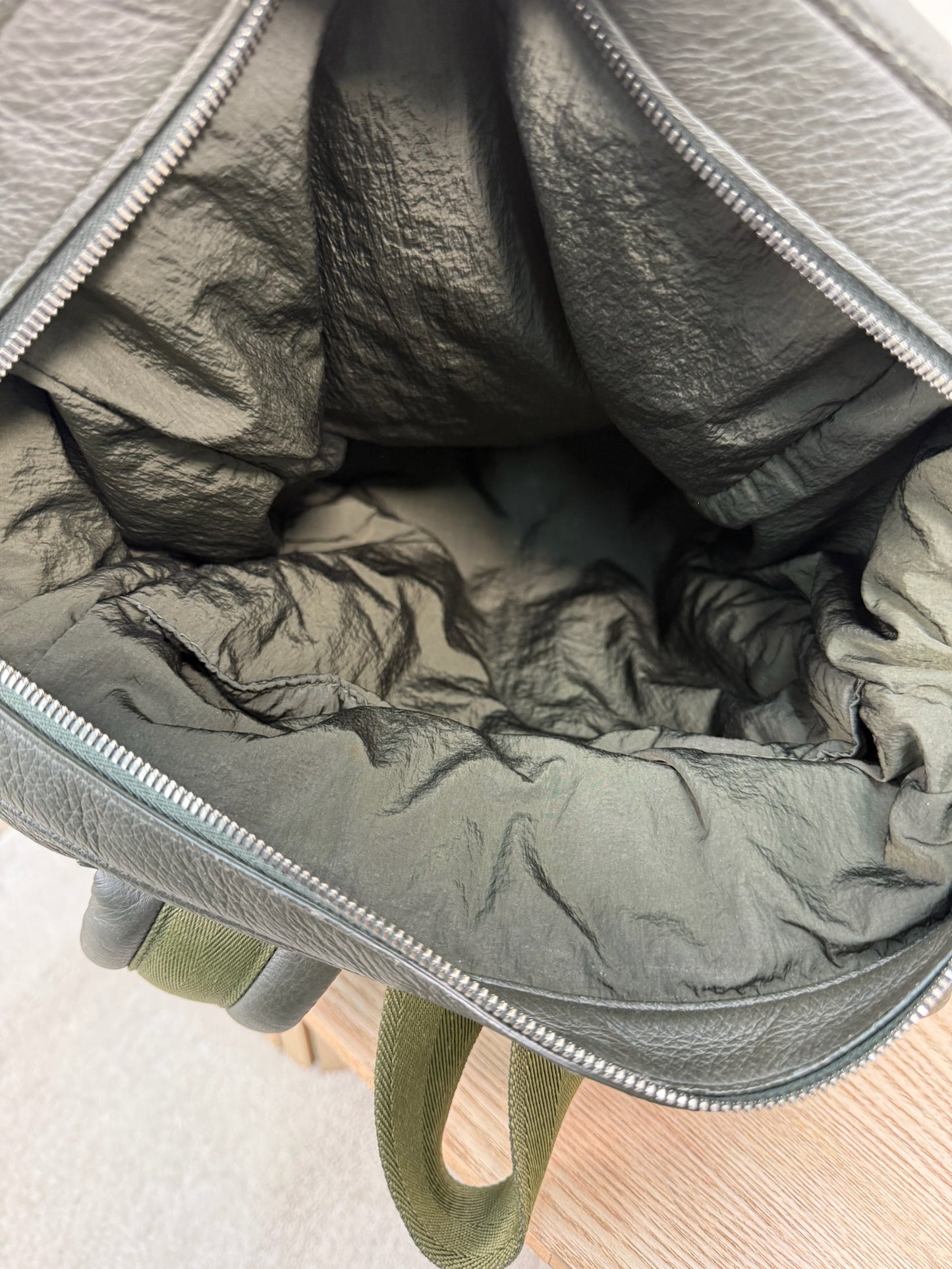 Bottega Veneta Army Green Deer Leather Backpack - 35 x 44 x 15 cm