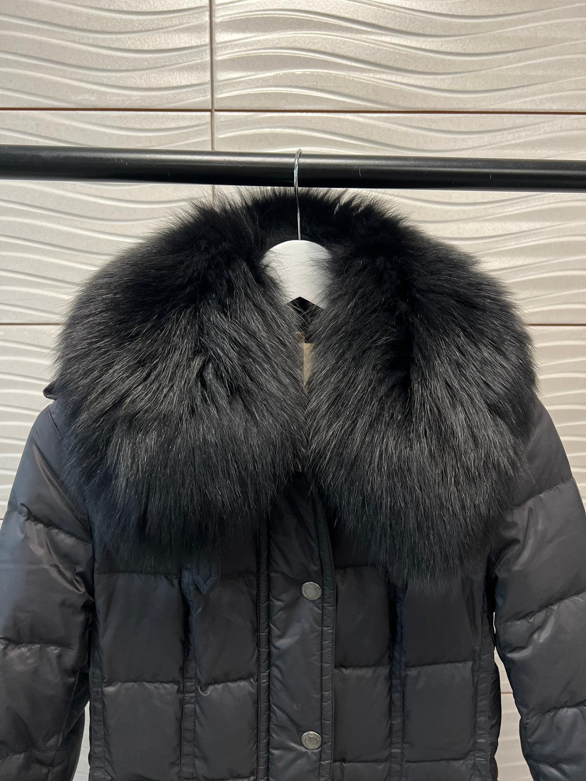 Burberry black quilted down belted jacket with fur collar - UK 6/8