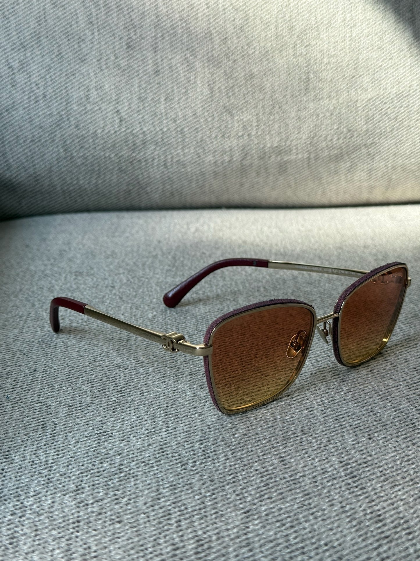 Chanel Square CC Metal, Calfskin
Gold Sunglass