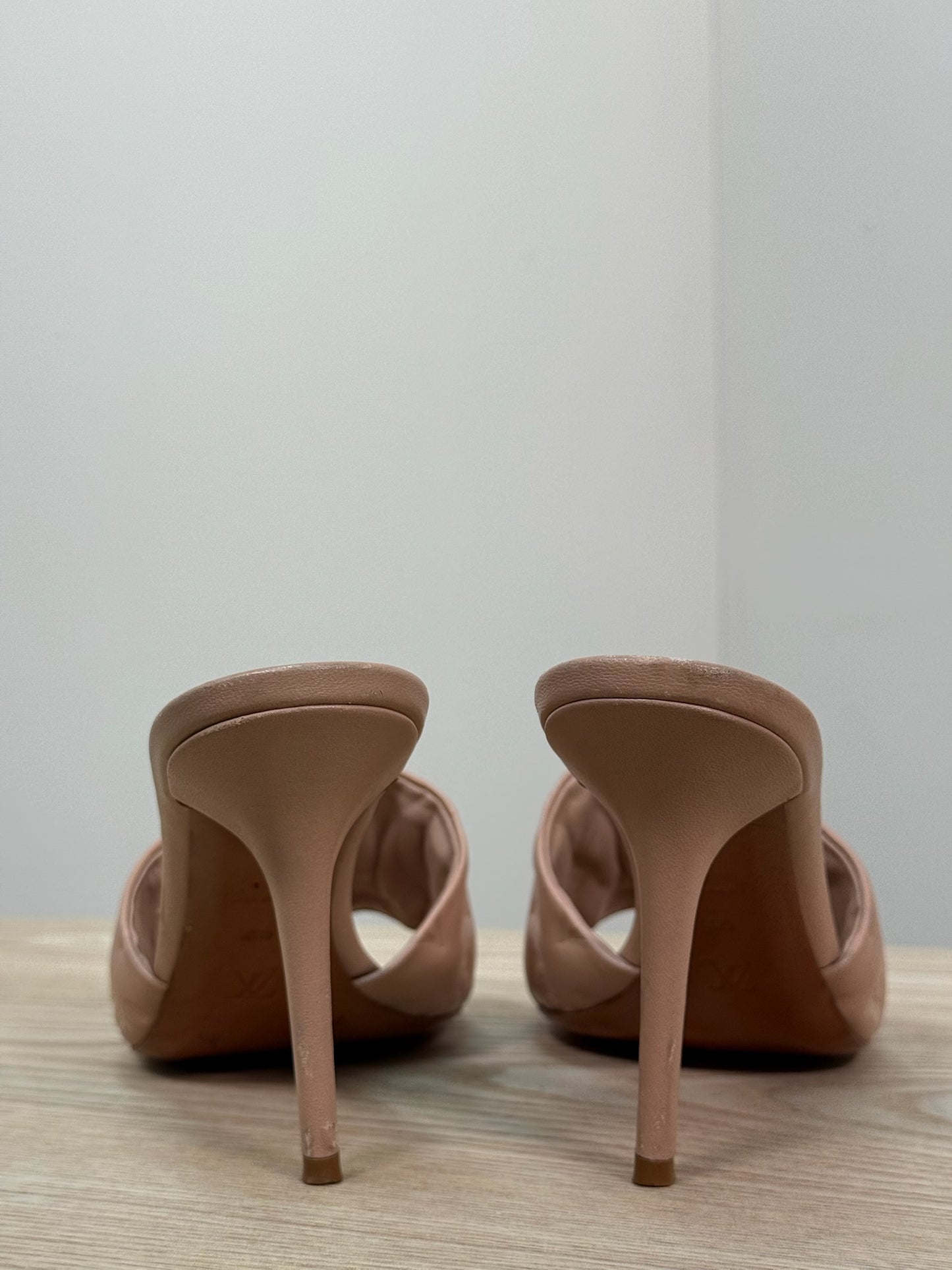 Louis Vuitton Dusty Pink Revival Mogogram Heels - UK 7