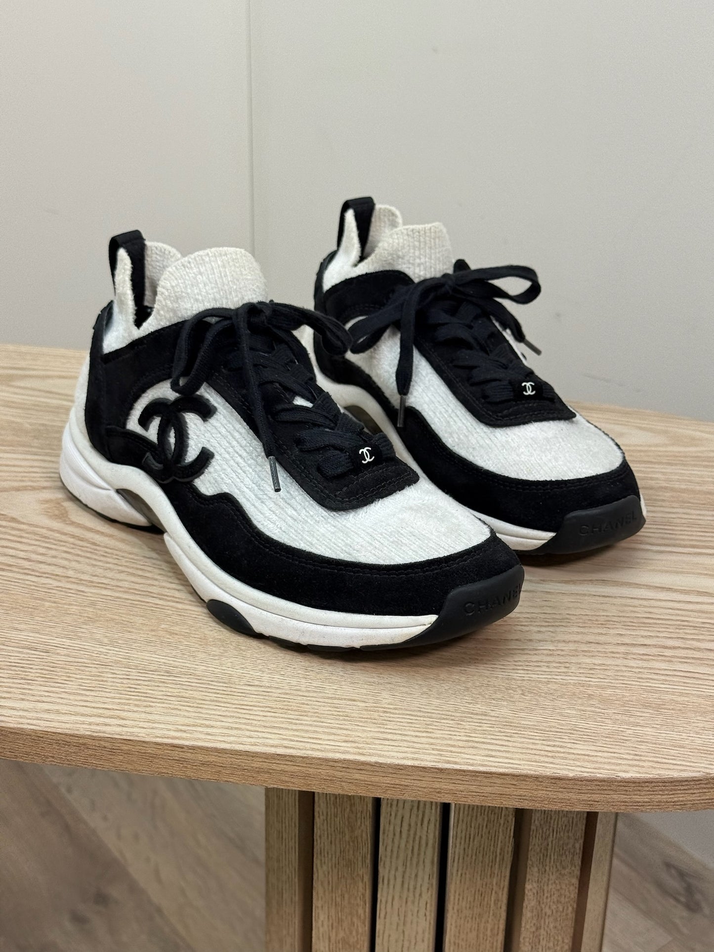 Chanel Black And White Fabric Suede Calfskin CC Trainers - UK 7
