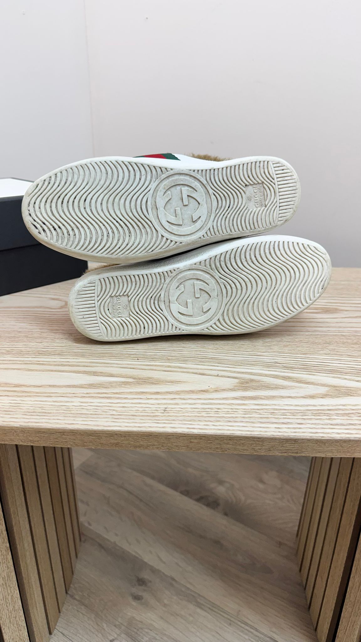 Kids Gucci White Fur Trim Velcro Trainers – N/A