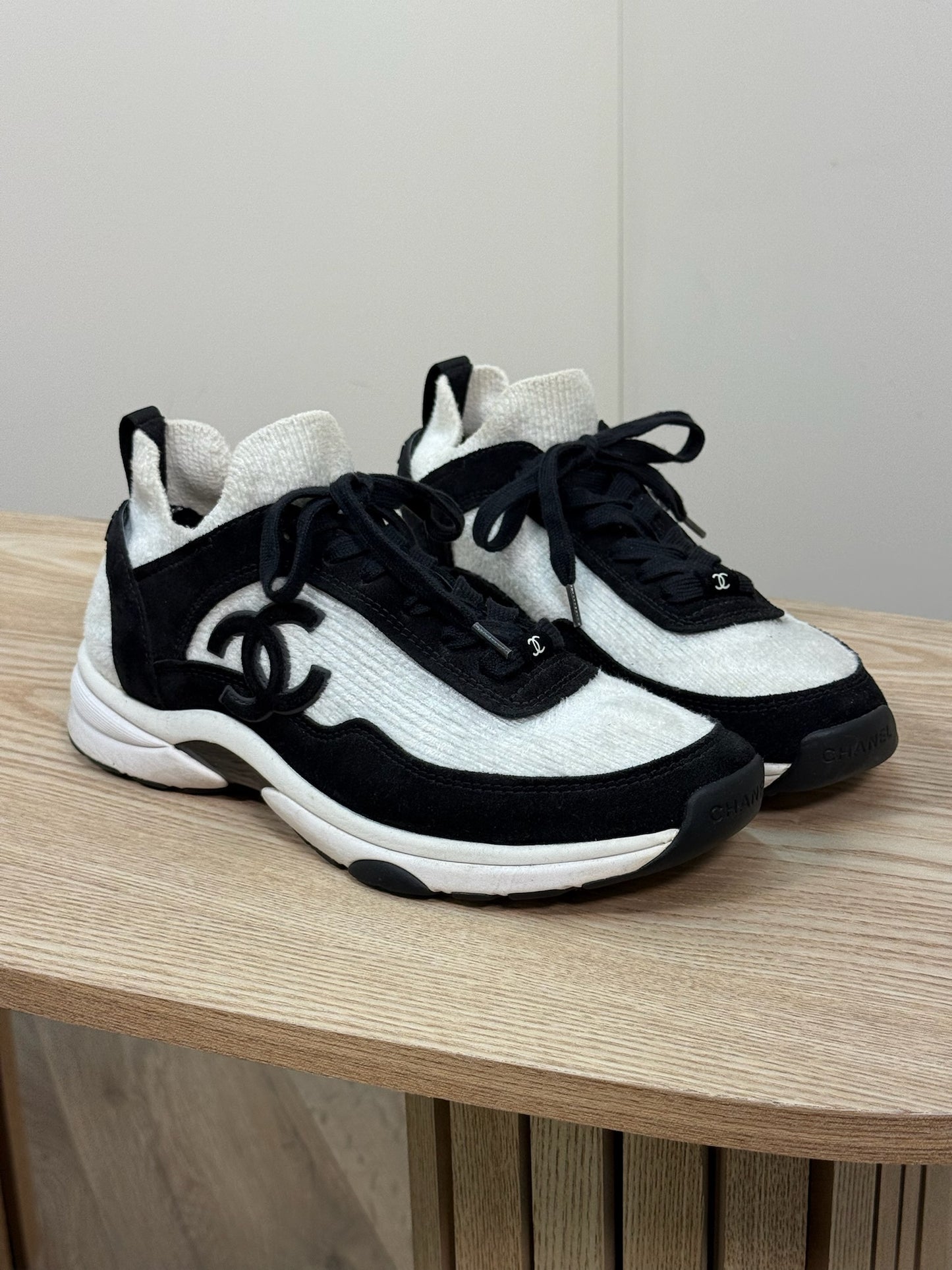 Chanel Black And White Fabric Suede Calfskin CC Trainers - UK 7