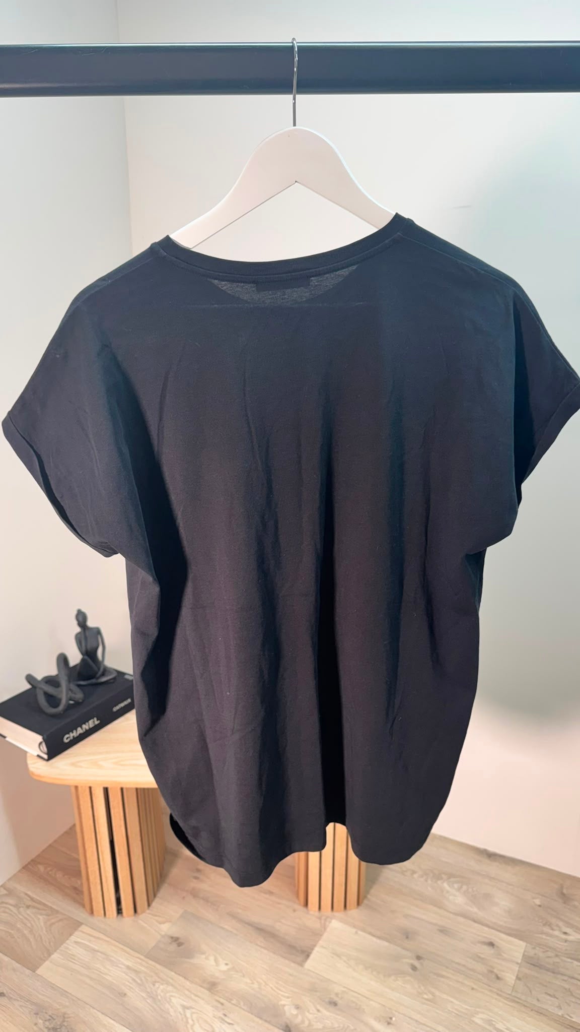 Balmain Black Gold Logo T-Shirt – IT 40