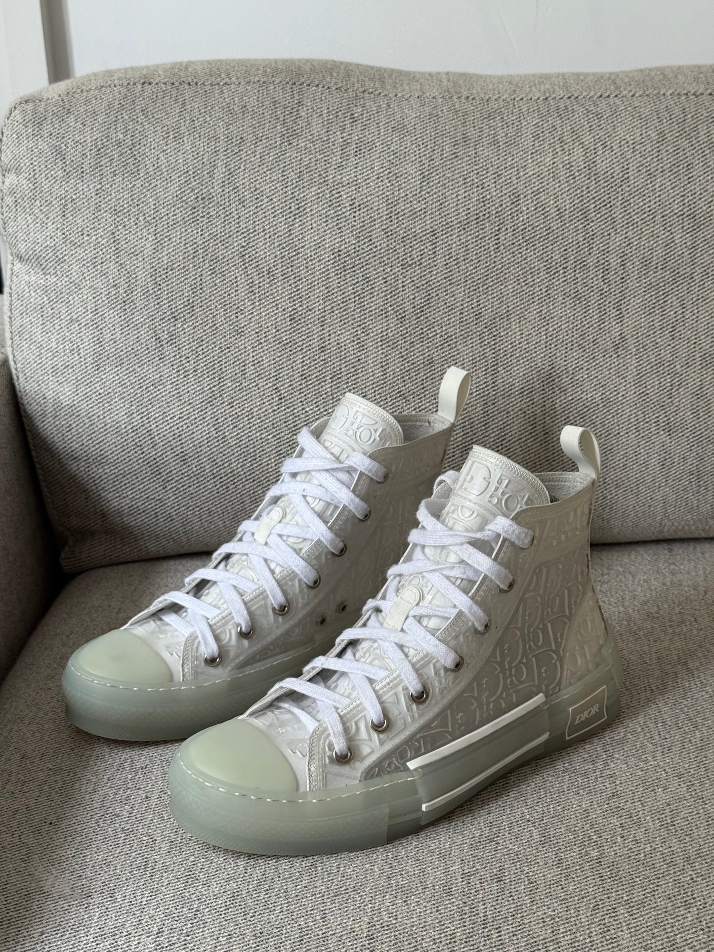 Dior White B23 Hightop Trainers- Mens - UK 6