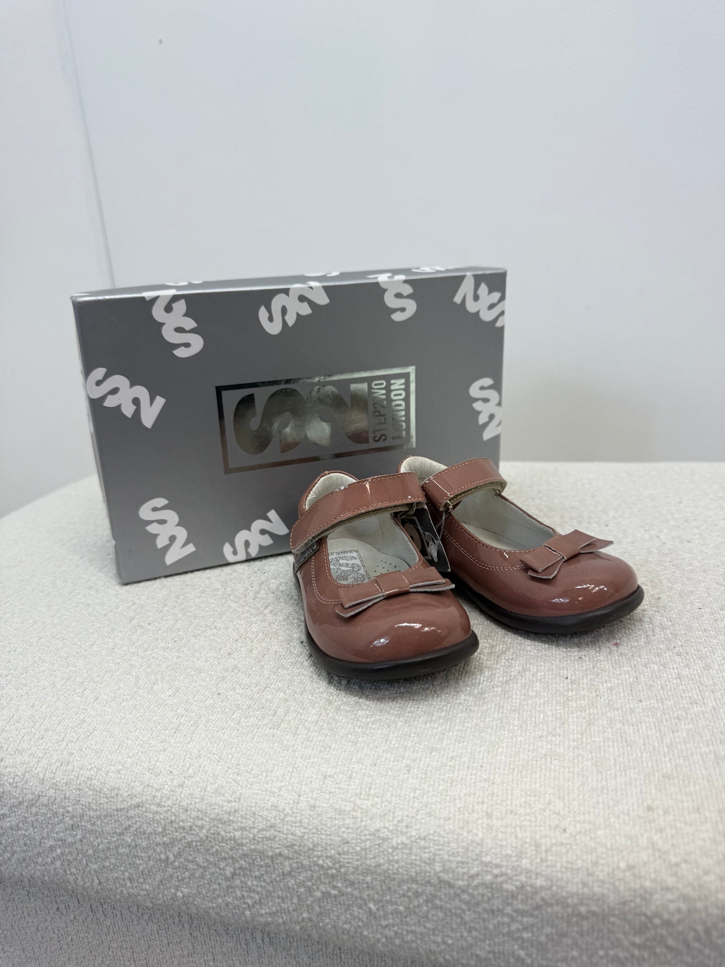 Kids step2wo London Pink Patent Shoe , Brand New EU 20 UK 4