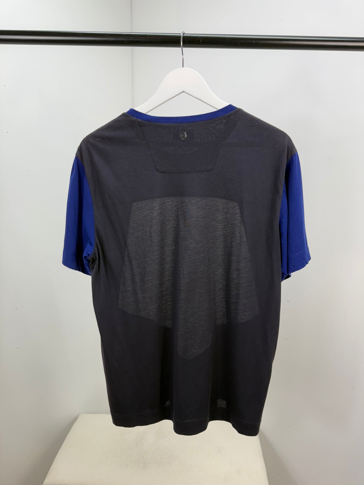 ZZEGNA Mens Blue White & Black T-Shirt (Medium)
