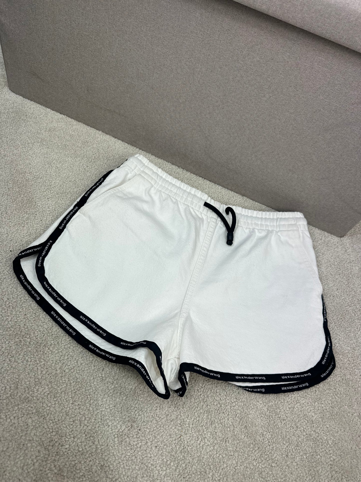 ALEXANDER WANG White & Black Logo Cotton Shorts - Small