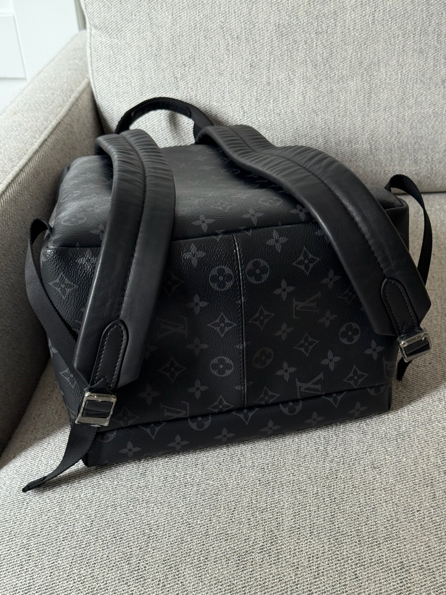 Louis Vuitton Black Discovery PM Monogram BackBag N/A