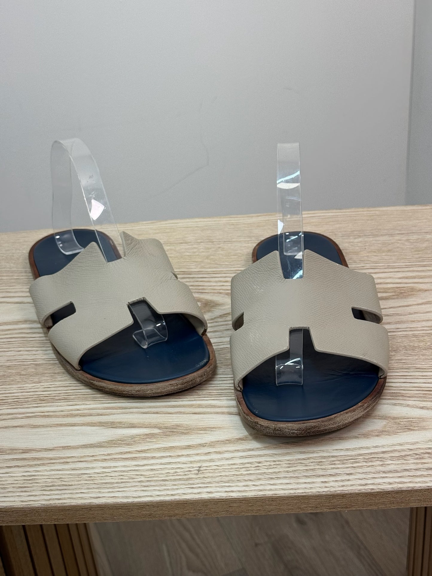 Hermès Nude & Navy Oran Leather Slider EU44/UK10