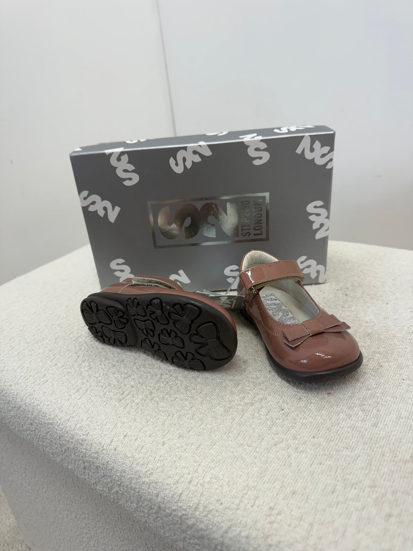 Kids step2wo London Pink Patent Shoe , Brand New EU 20 UK 4