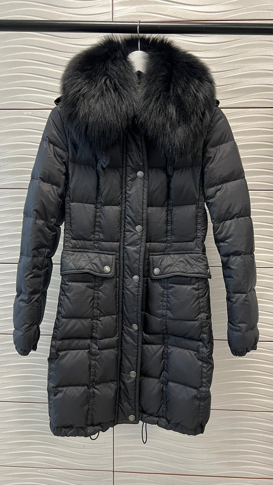 Burberry black quilted down belted jacket with fur collar - UK 6/8
