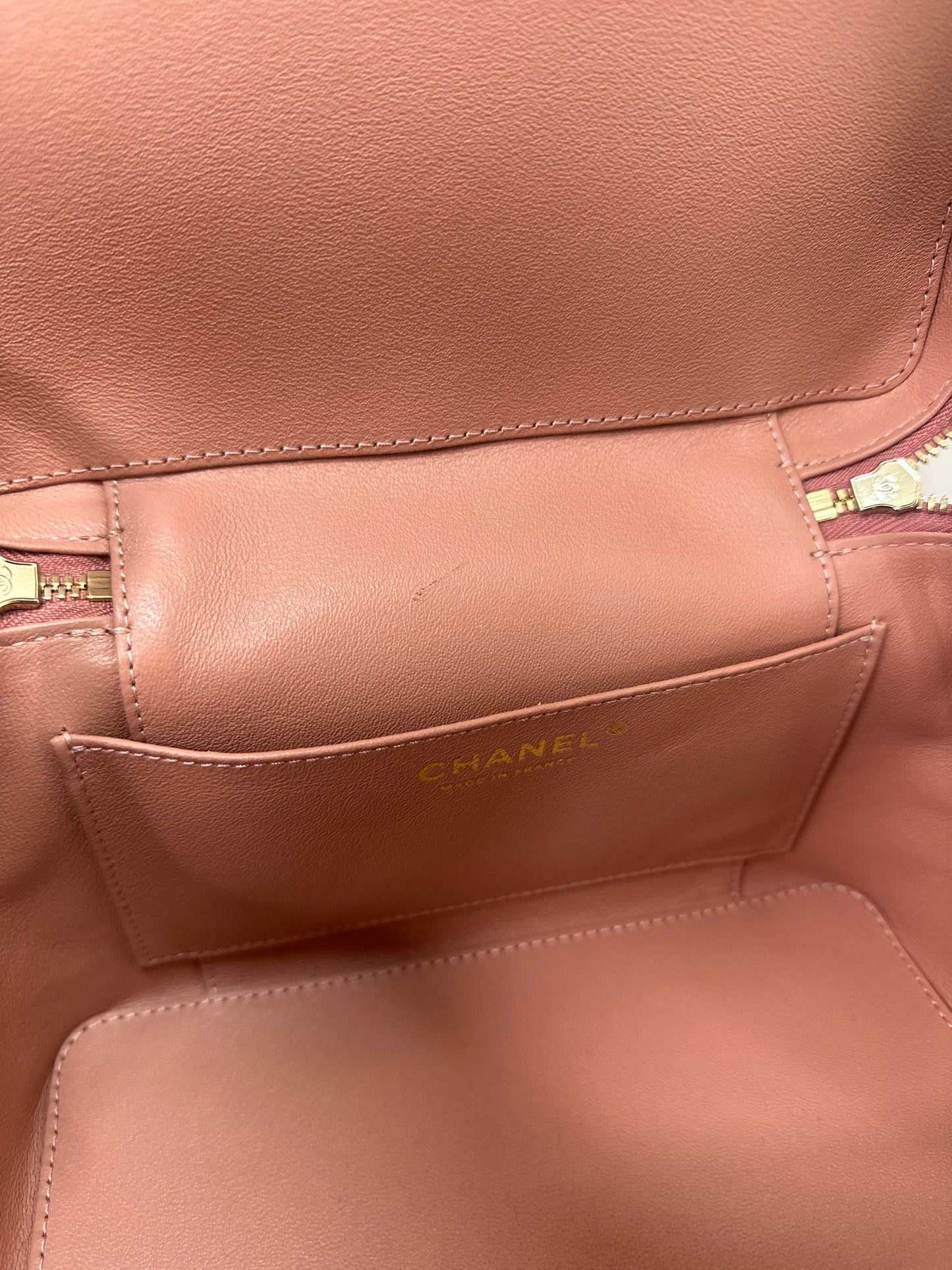 Chanel Knock On Wood Vanity Salmon Pink Case