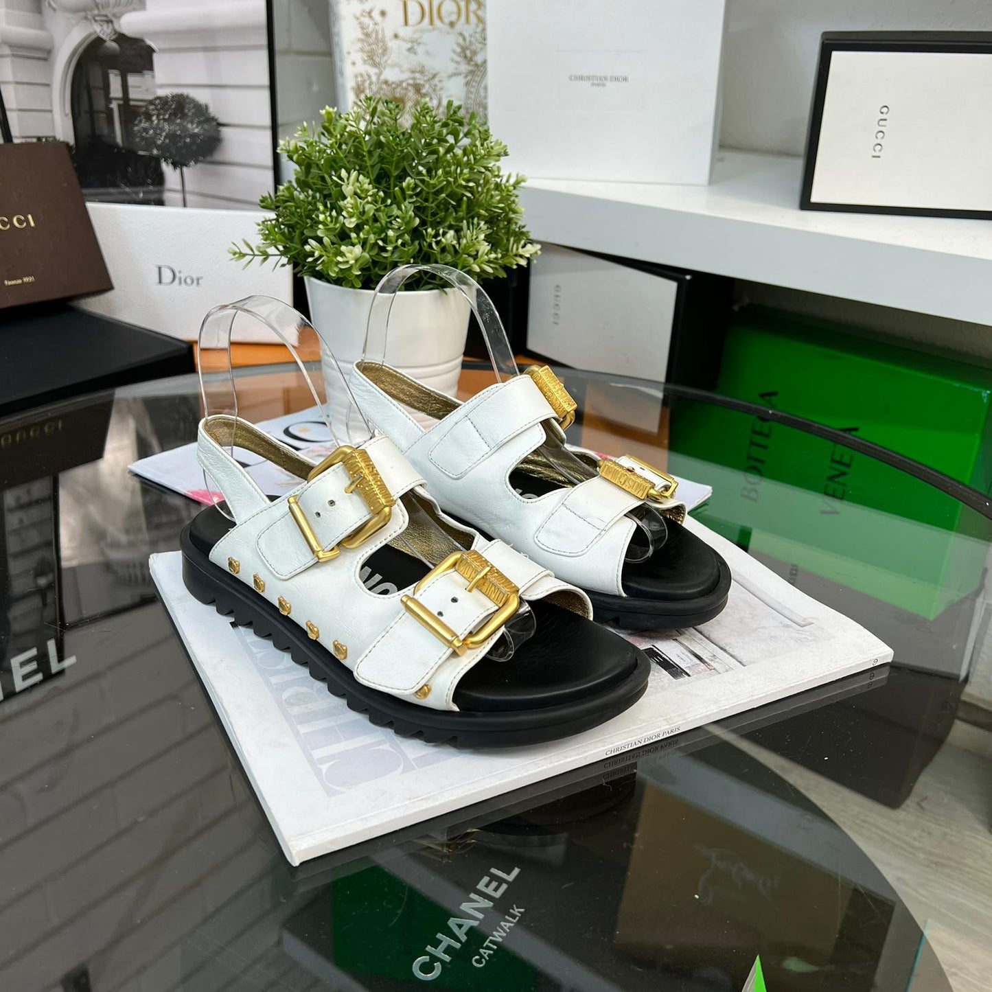 Moschino White And Gold Sandals
(U.K. 4)