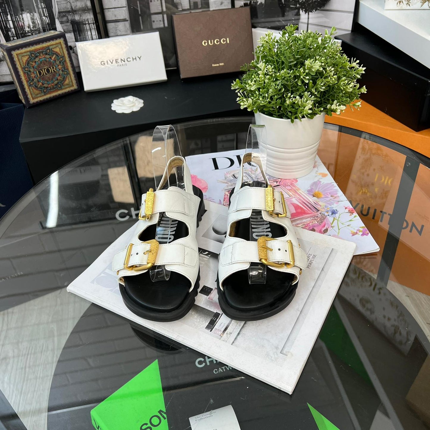 Moschino White And Gold Sandals
(U.K. 4)