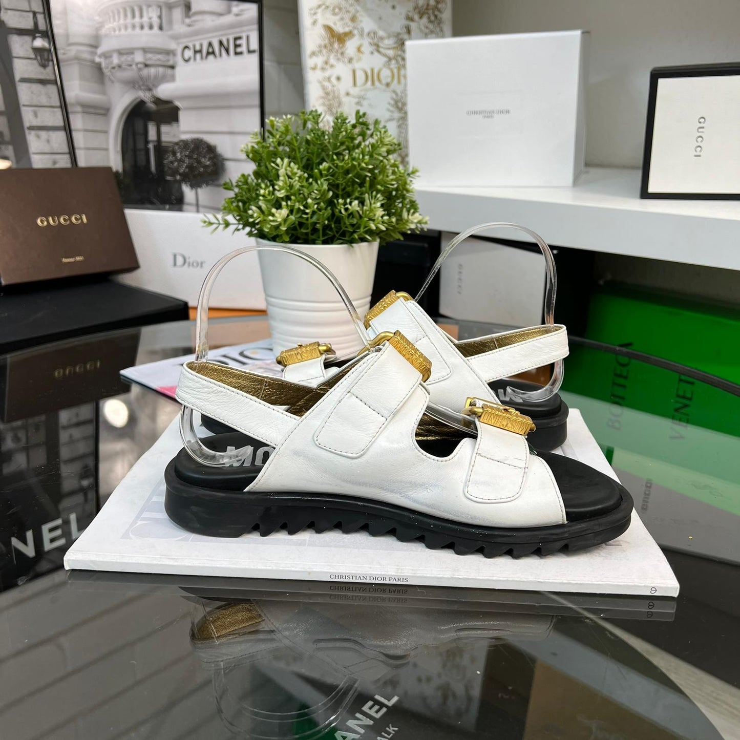 Moschino White And Gold Sandals
(U.K. 4)