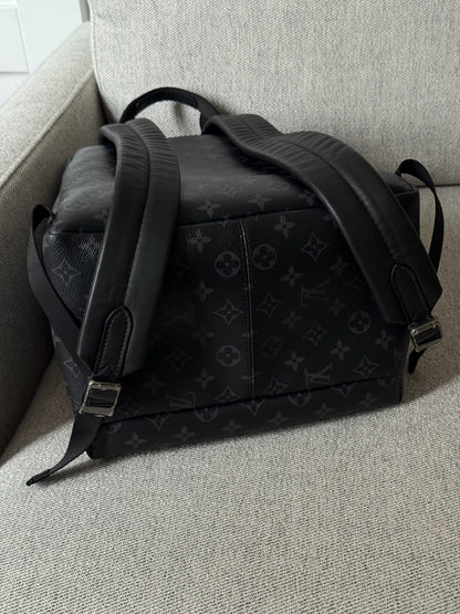 Louis Vuitton Black Discovery PM Monogram BackBag N/A