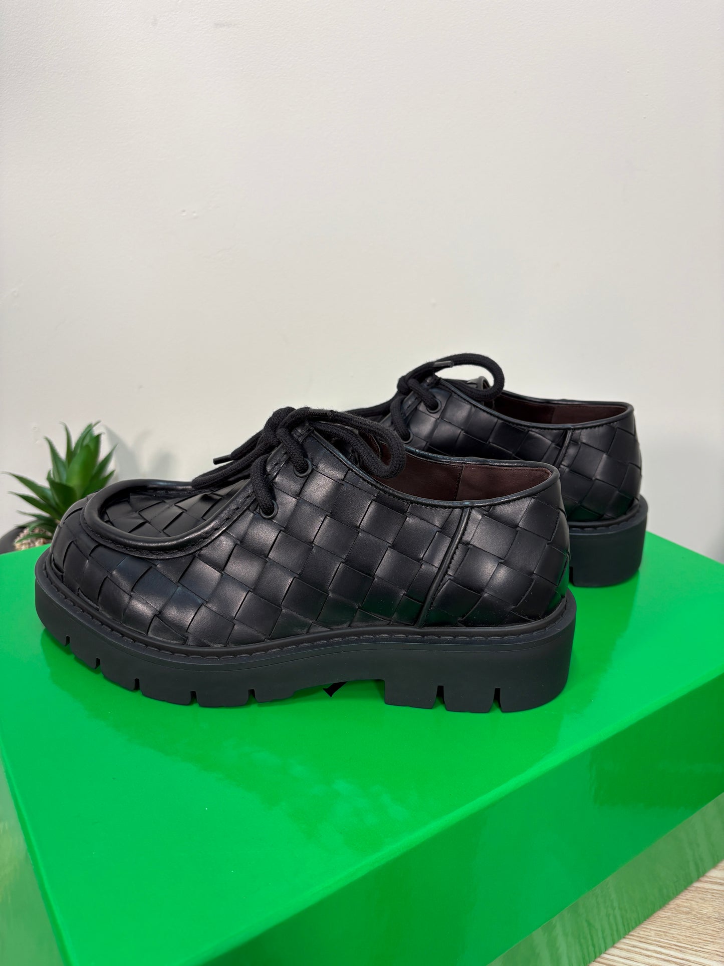 Bottega Veneta Intrecciato Leather Derby Shoes - 38/UK5