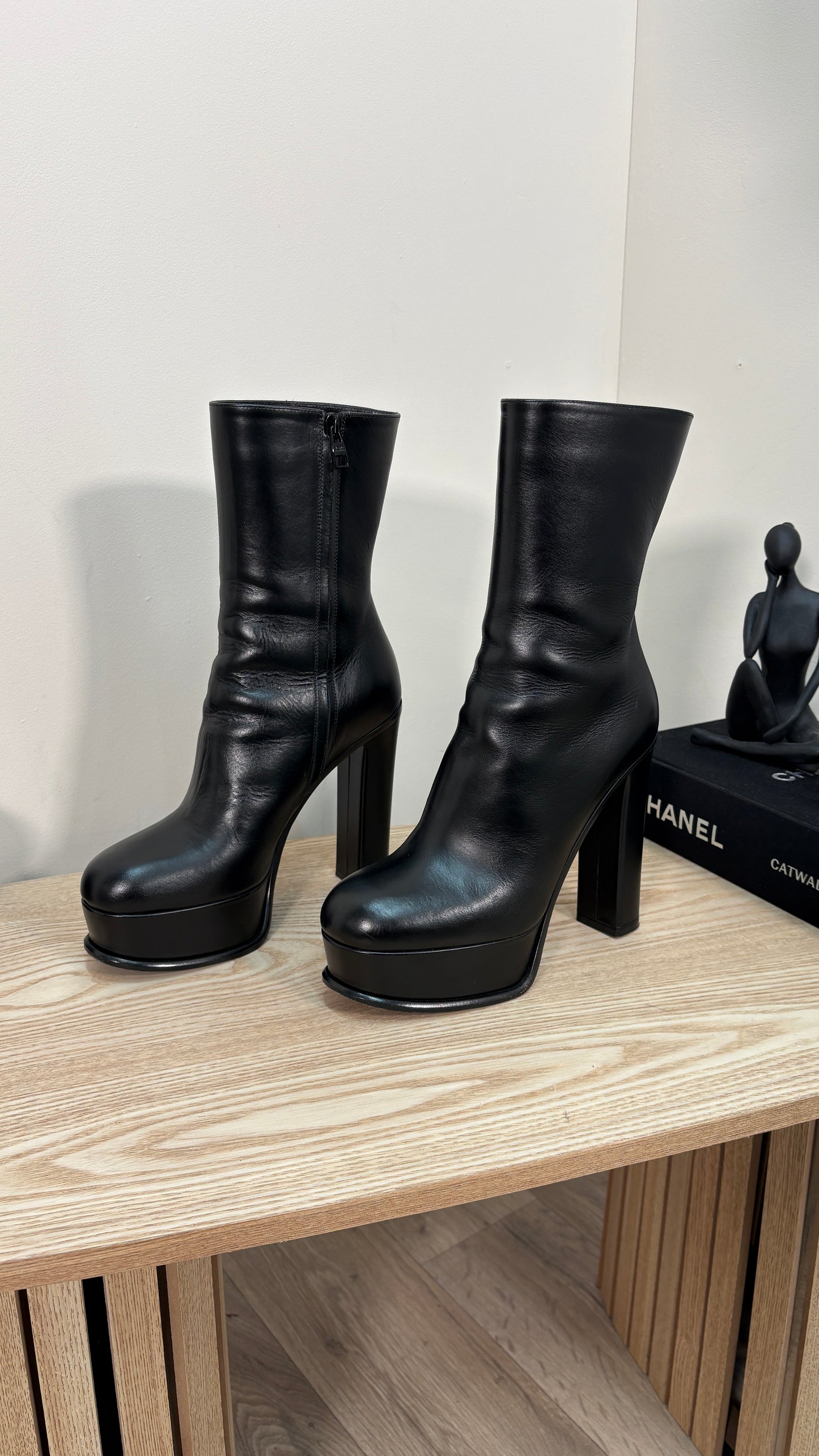 Alexander Mcqueen Black Platform Chunky Boot - 39/UK6