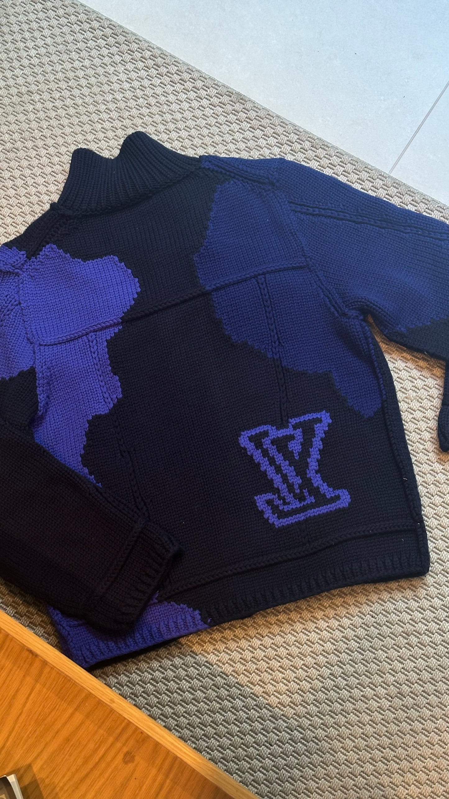 Louis Vuitton Intarsia Heavy Knit Cardigen In Blue. Collectors item  - XXL