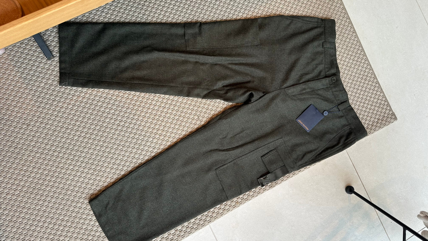 Louis Vuitton Grey Tailored Wool Cargo Trousers , brand new – IT 56