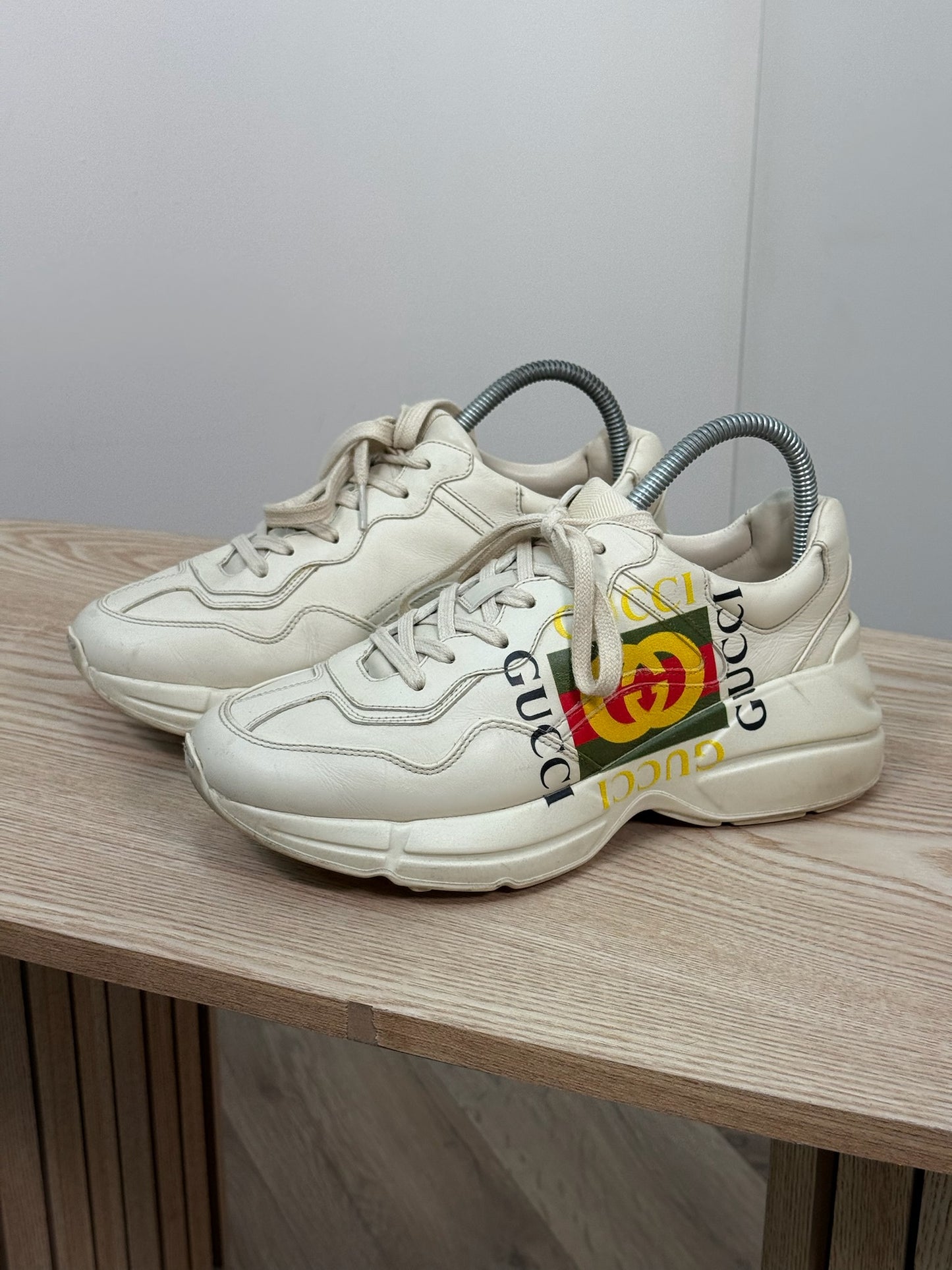 Gucci Cream Rhython Vintage Logo Trainers - UK 6