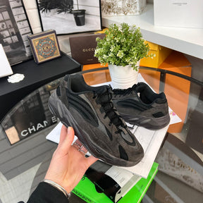 Yeezy 700 sales vanta kids