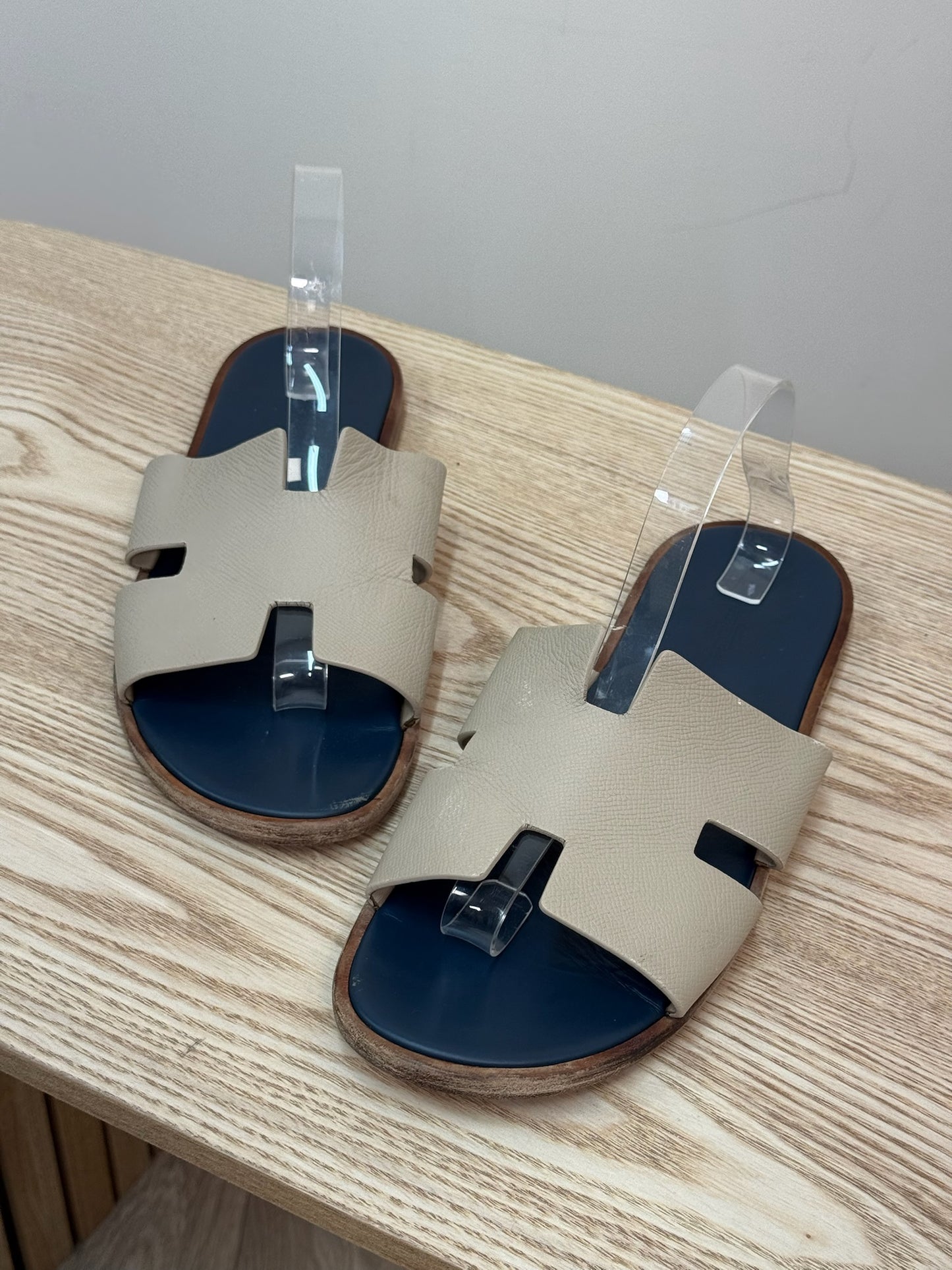 Hermès Nude & Navy Oran Leather Slider EU44/UK10