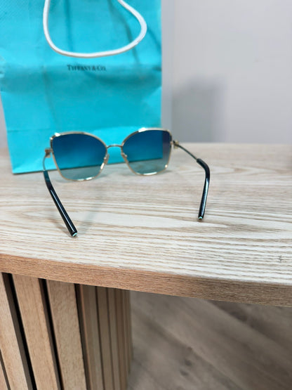 Tiffany & Co Pale Gold Metal With Grey Gradient Butterfly Lenses T Logo Sunglasses – 58mm Lens