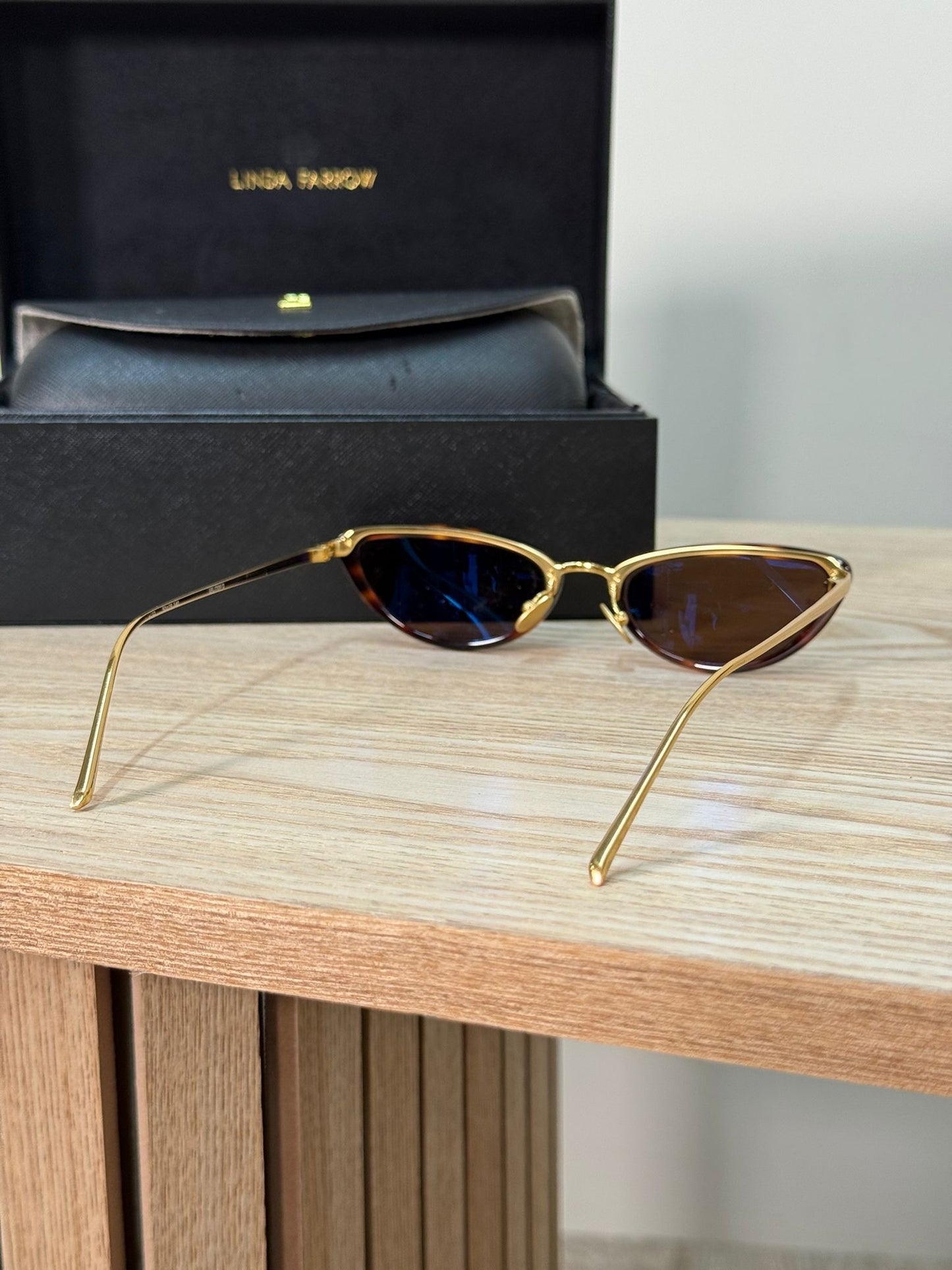 Linda Farrow Brown Tortoise Gold Skinny Cat Eye Lens Sunglasses - One Size