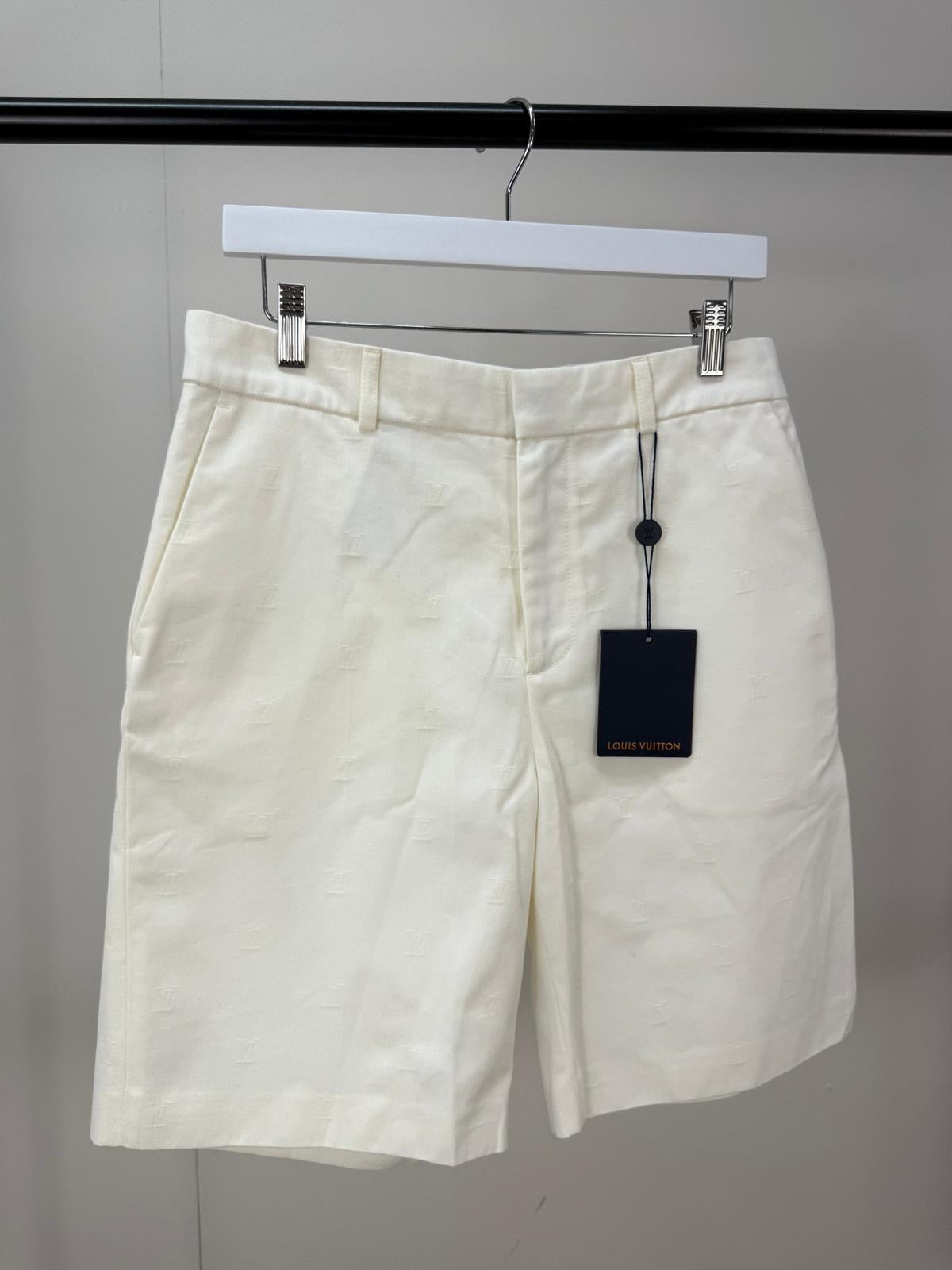 Louis Vuitton White LV Multi Logo Chino Shorts New in Tags - 46 UK XS