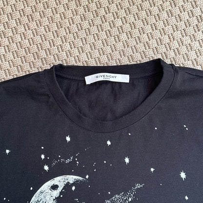 Givenchy Men's black studio home podium logo T-shirt - XL