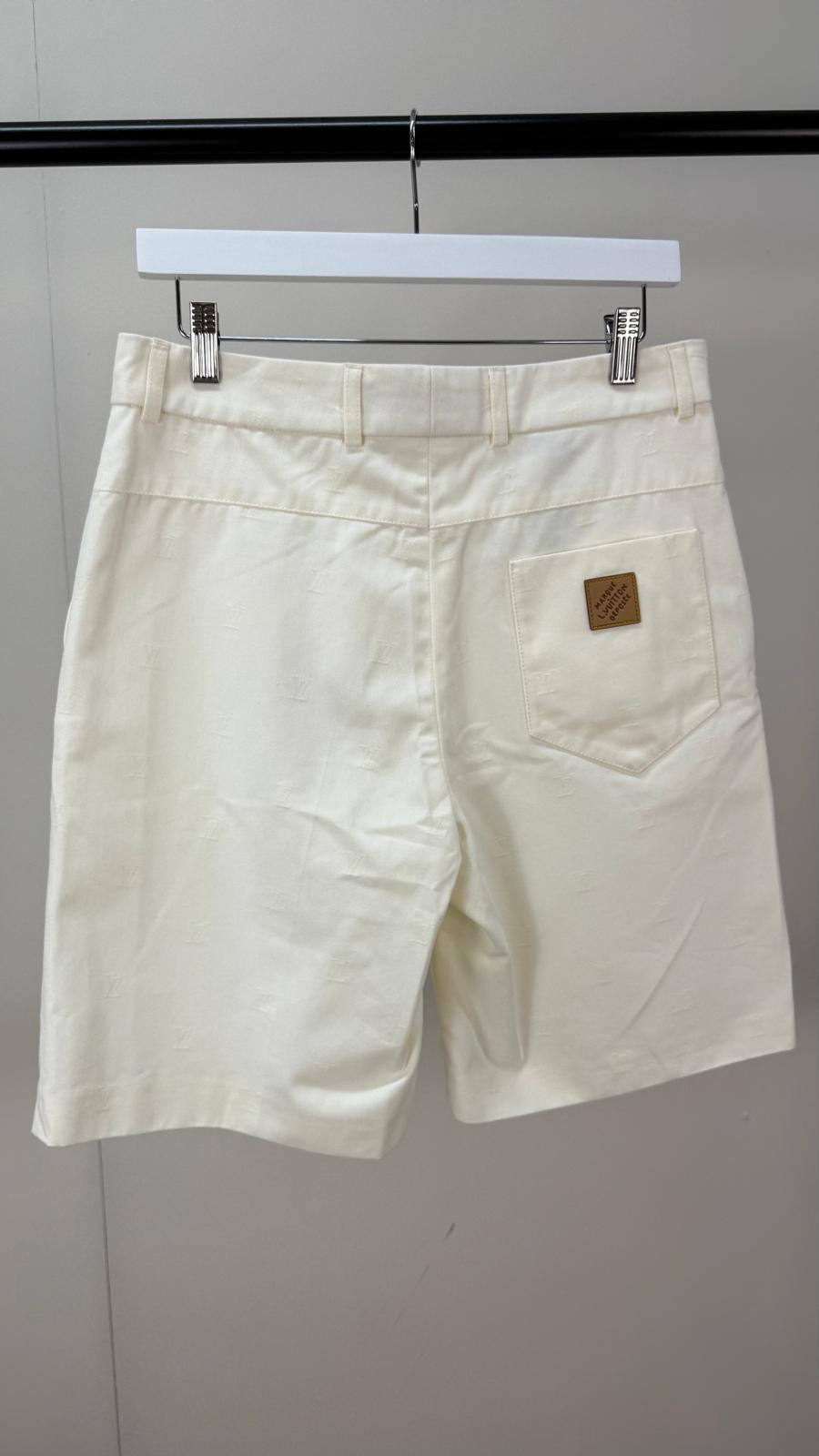 Louis Vuitton White LV Multi Logo Chino Shorts New in Tags - 46 UK XS