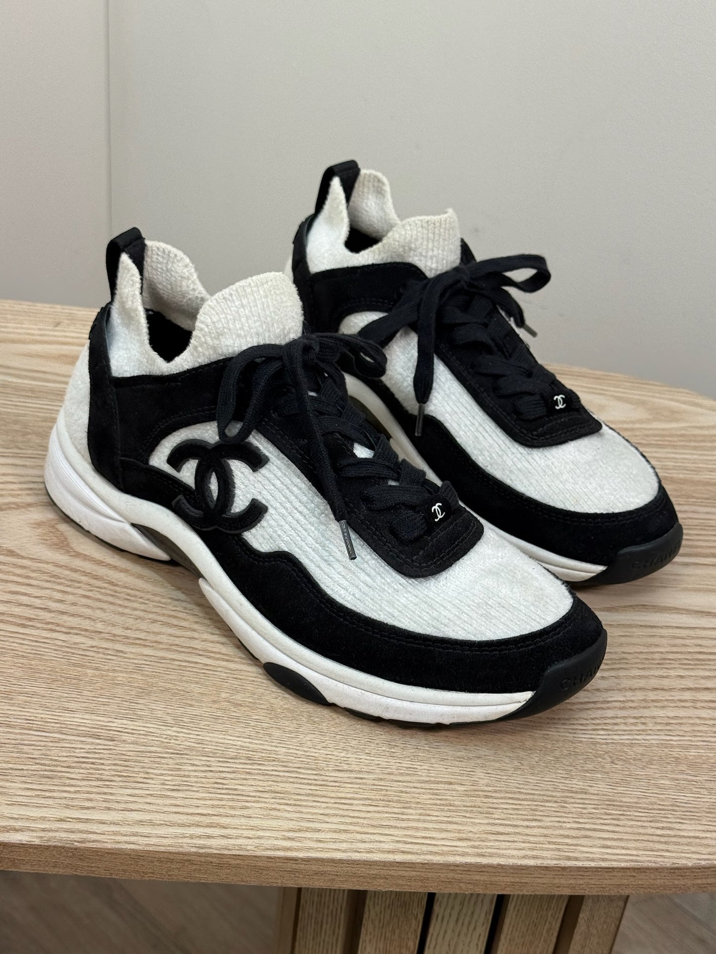 Chanel Black And White Fabric Suede Calfskin CC Trainers - UK 7