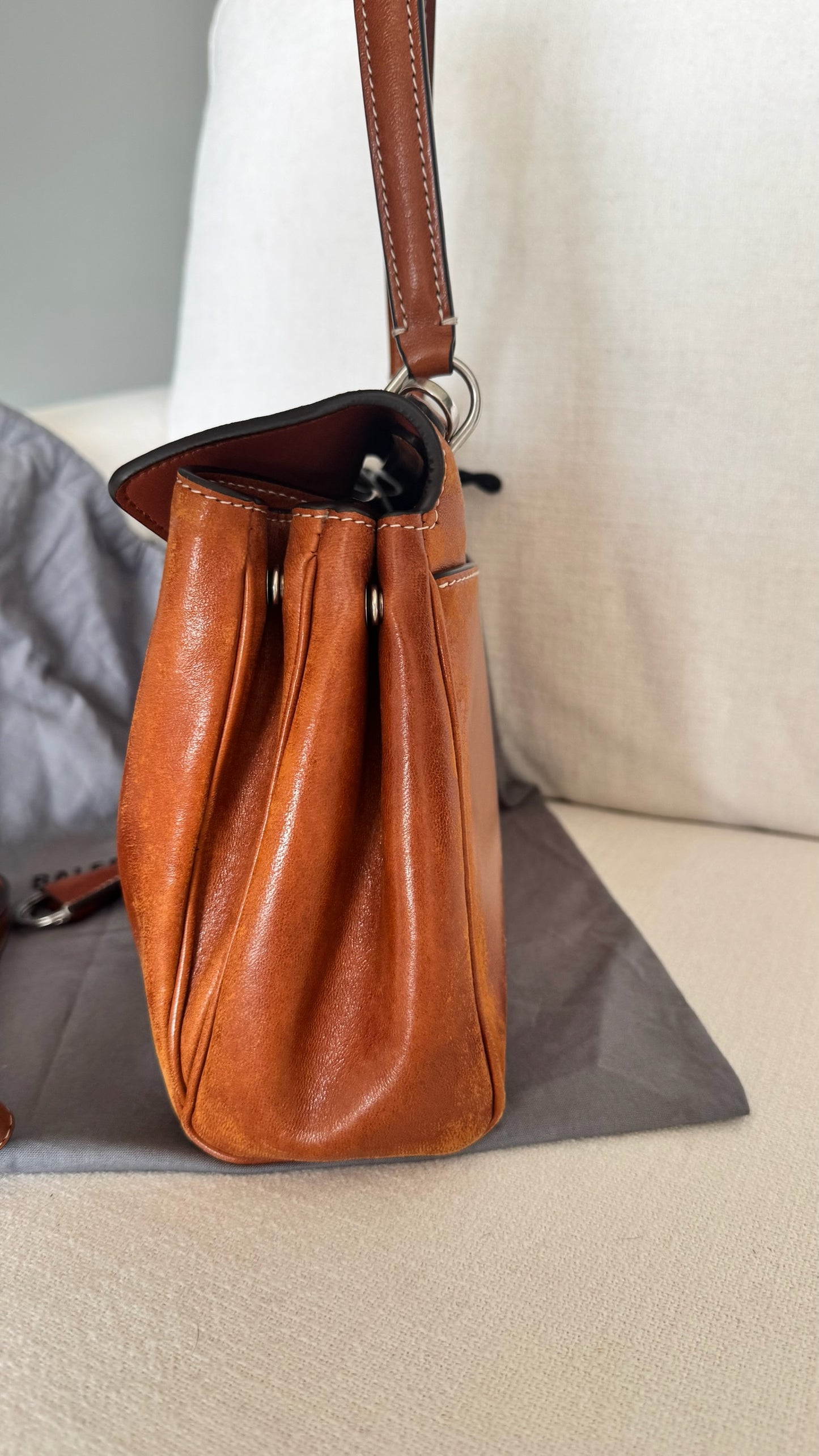 Balenciaga Rodeo Handbag Small in tan cowboy Vegetal tanned lambskin handbag , as new.