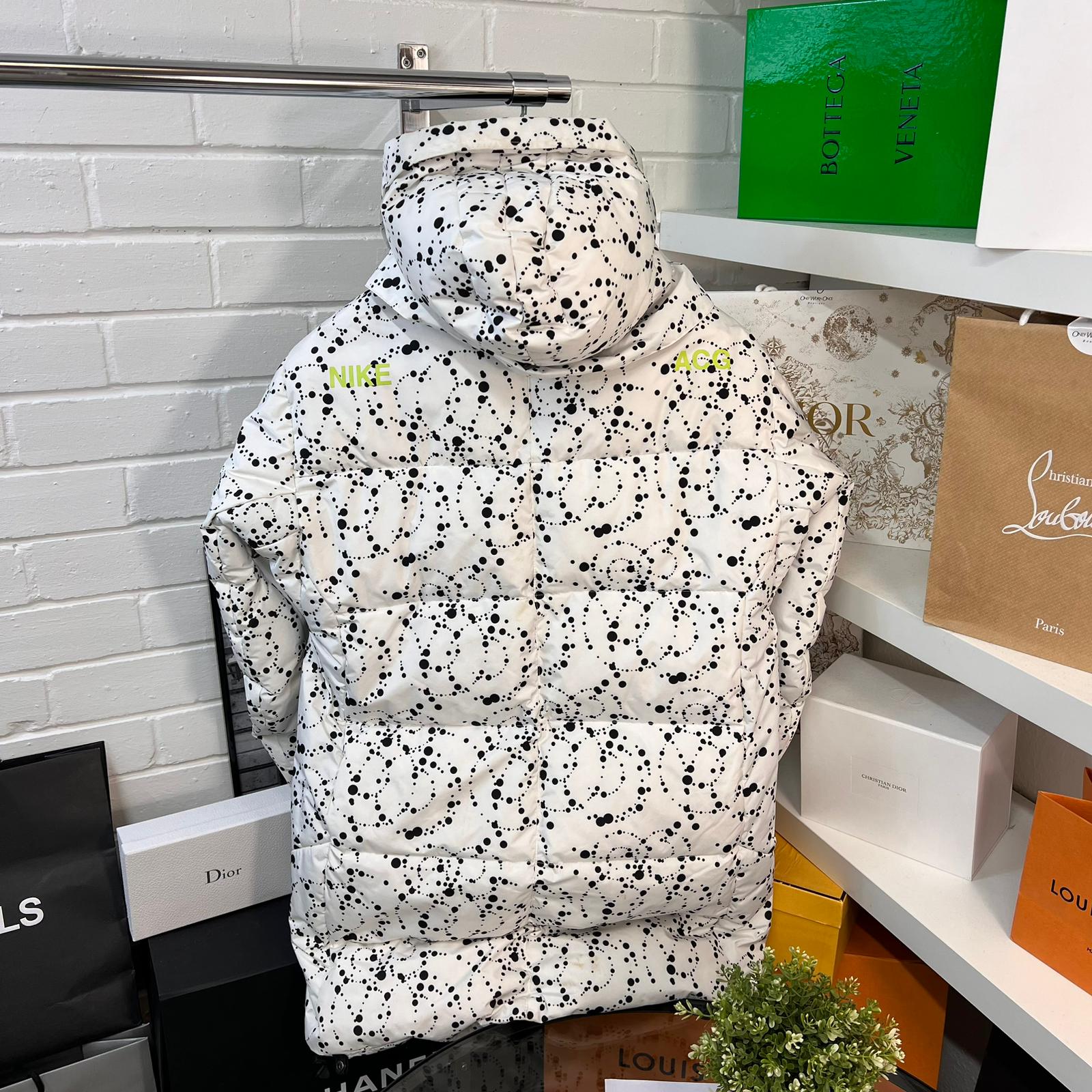 Nike Men's Acg Lab White Puffer Coat (Medium)