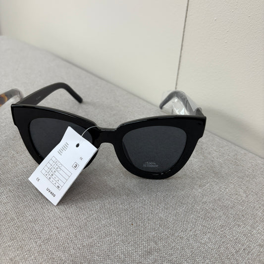 Boohoo Twin Pack Chunky Oversize Cateye Sunglass- Brand New