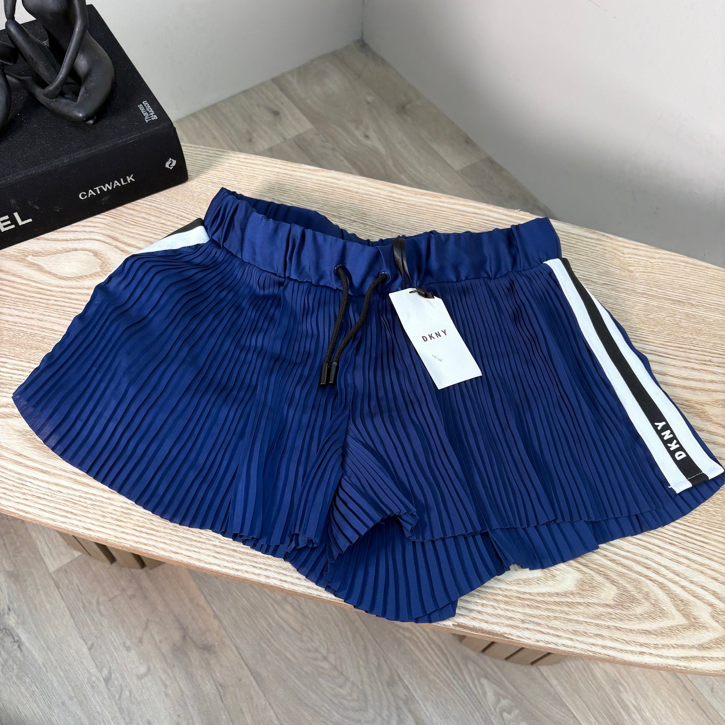 Kids DKNY Navy Pleat Shorts – New In Tags Age 4