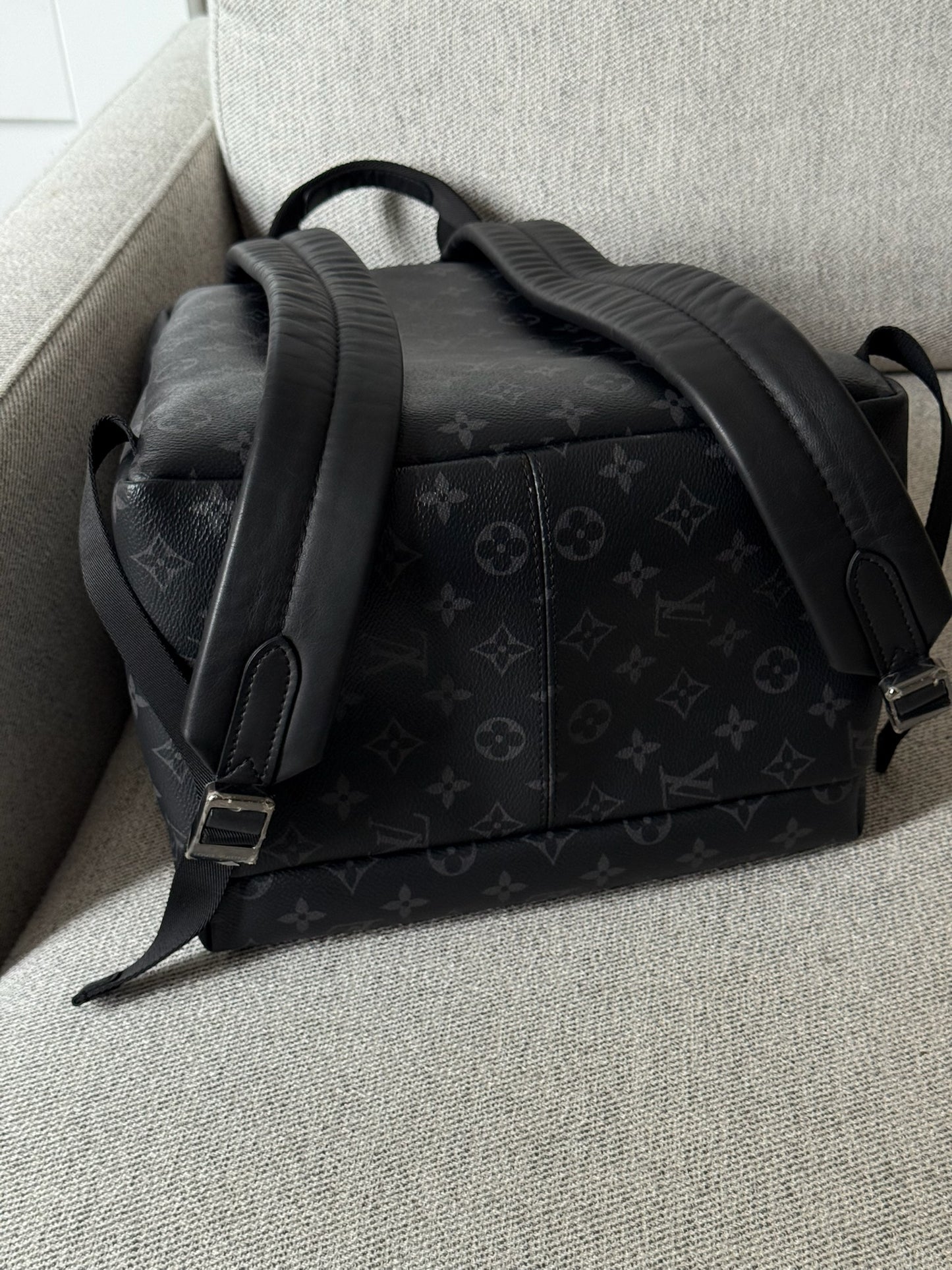 Louis Vuitton Black Discovery PM Monogram BackBag N/A