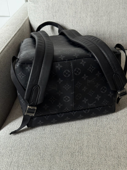 Louis Vuitton Black Discovery PM Monogram BackBag N/A