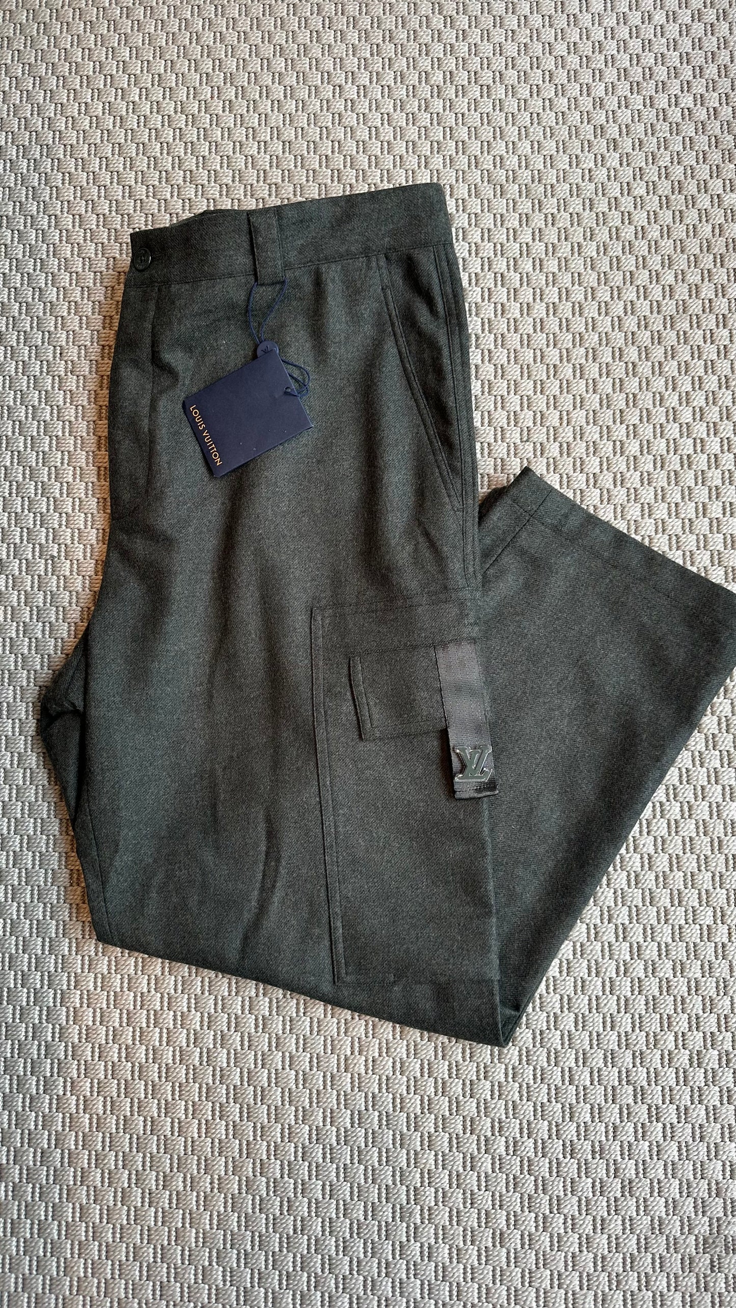 Louis Vuitton Grey Tailored Wool Cargo Trousers , brand new – IT 56