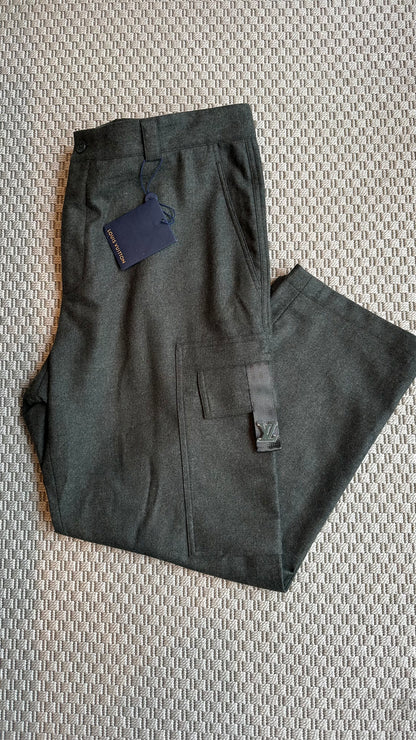 Louis Vuitton Grey Tailored Wool Cargo Trousers , brand new – IT 56