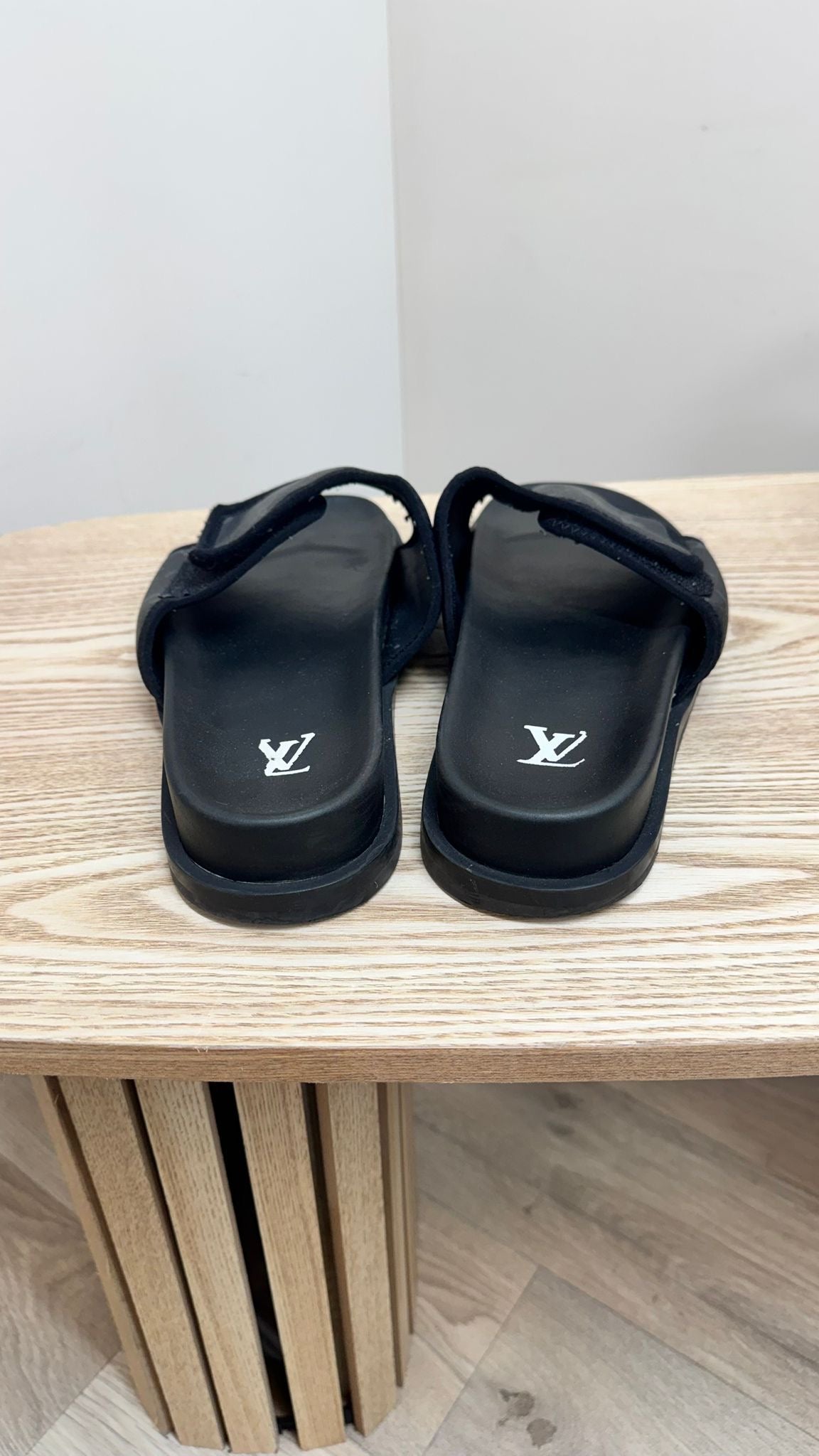 Louis Vuitton Black Monogram Slider – UK 9