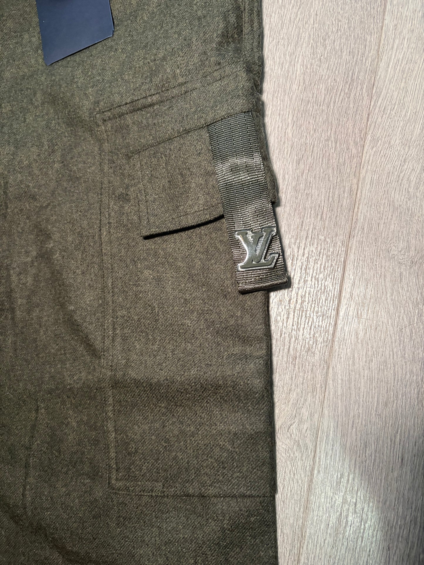 Louis Vuitton Grey Tailored Wool Cargo Trousers , brand new – IT 56