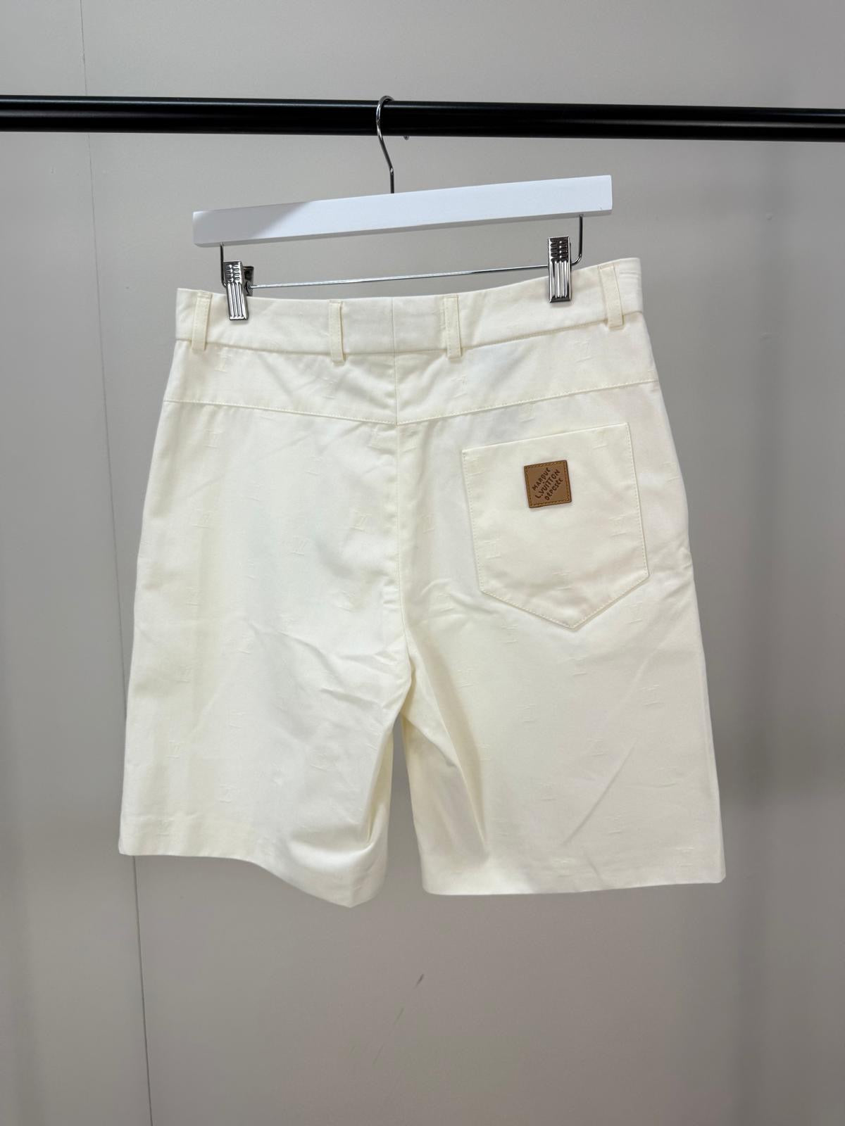 Louis Vuitton White LV Multi Logo Chino Shorts New in Tags - 46 UK XS