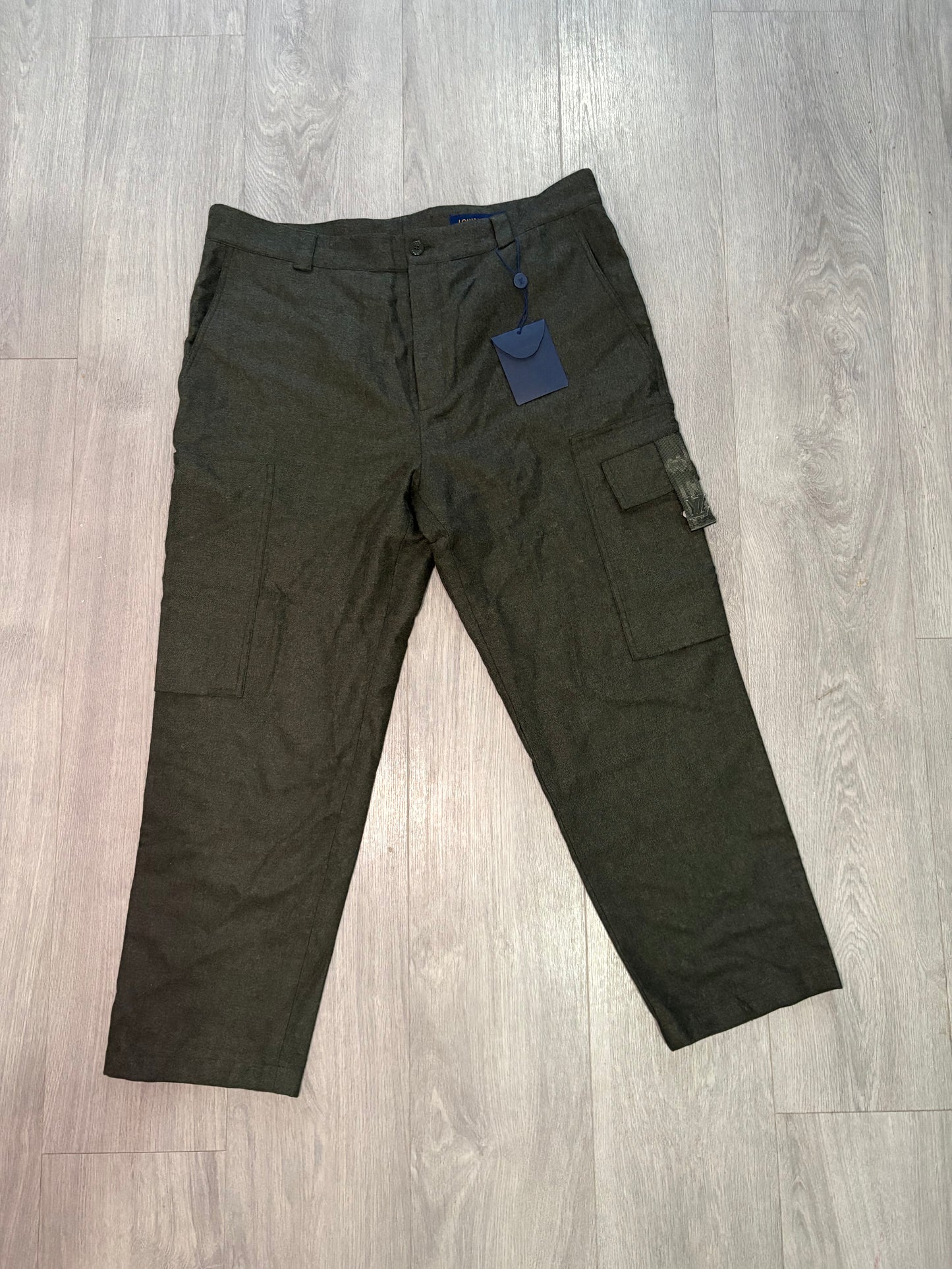 Louis Vuitton Grey Tailored Wool Cargo Trousers , brand new – IT 56