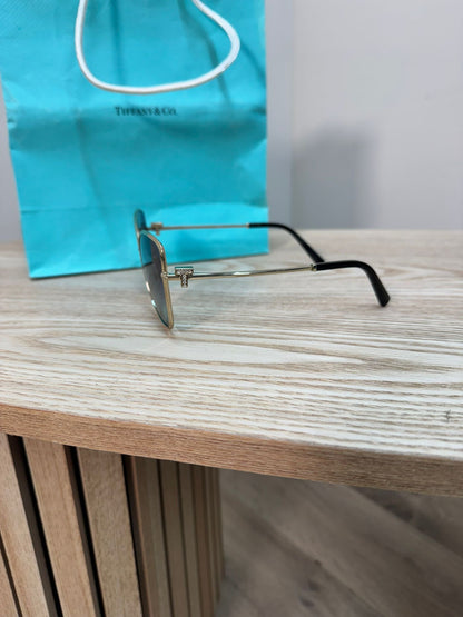 Tiffany & Co Pale Gold Metal With Grey Gradient Butterfly Lenses T Logo Sunglasses – 58mm Lens